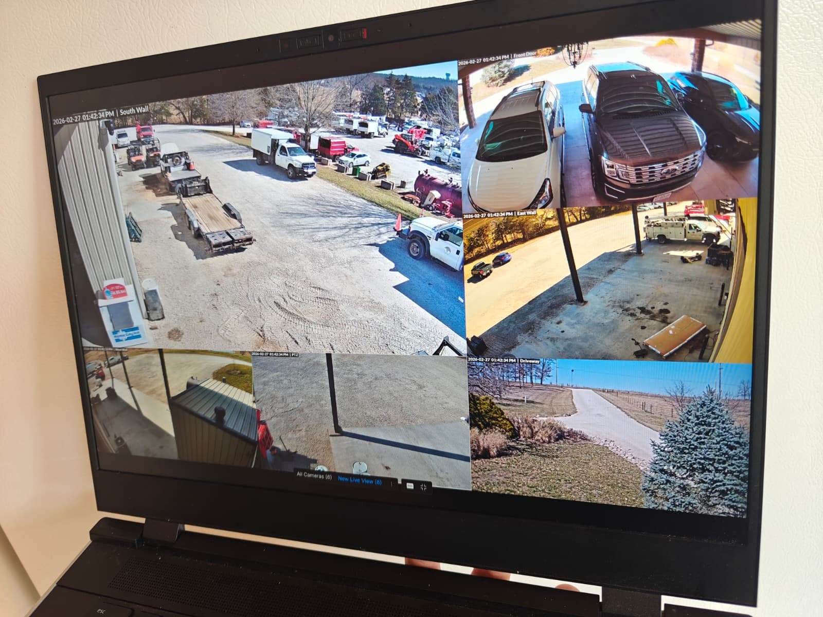 Outdoor camera mount